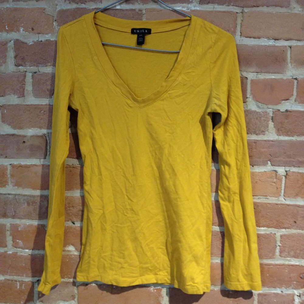 Yellow long-sleeved shirt + tank top